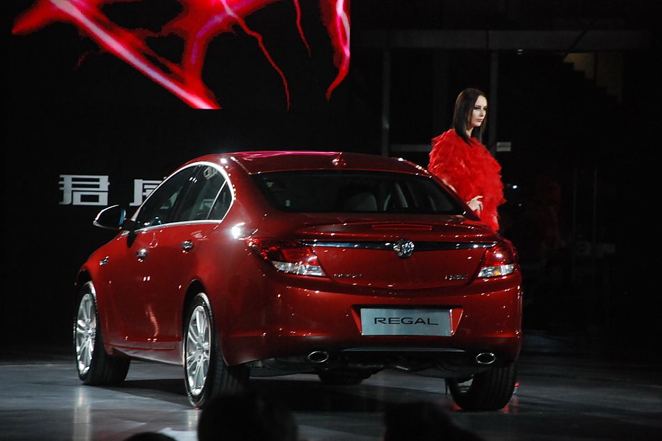 新君威正式亮相