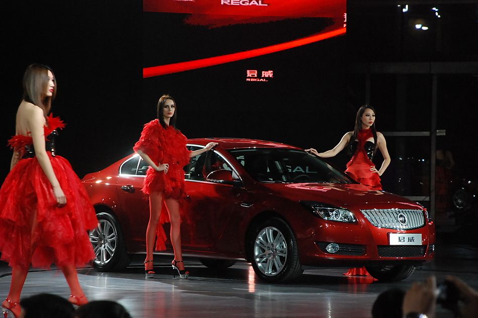 新君威正式亮相