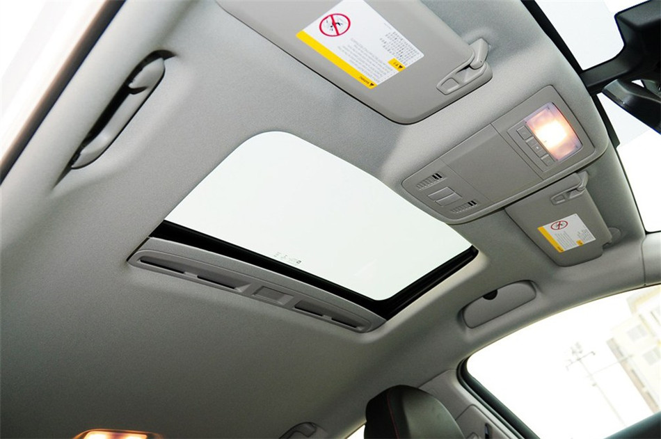 2013款 2.0T AT GS豪情运动版 座椅空间