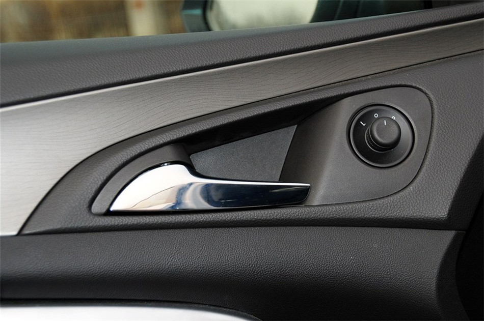 2013款 2.0T AT GS豪情运动版 座椅空间