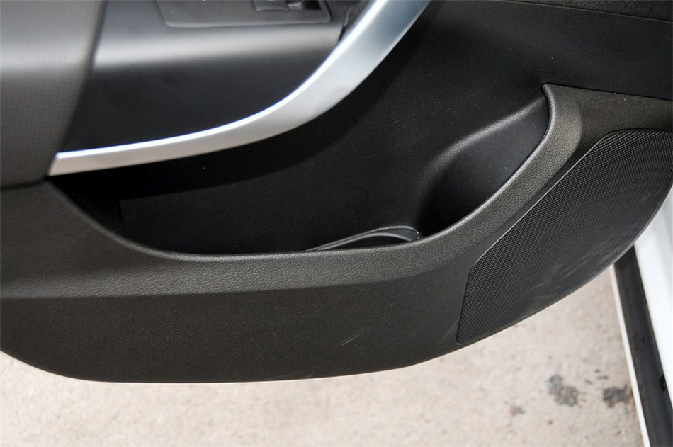 2013款 2.0T AT GS豪情运动版 座椅空间