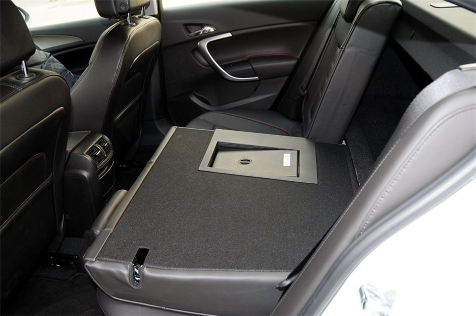 2013款 2.0T AT GS豪情运动版 座椅空间