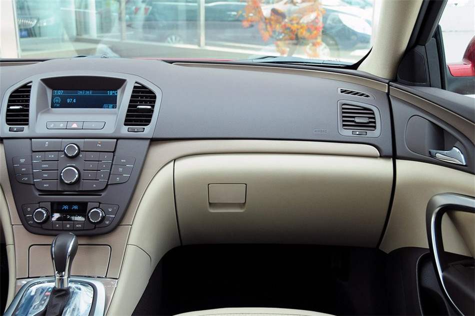 2012款 2.0L AT 舒适版 内饰