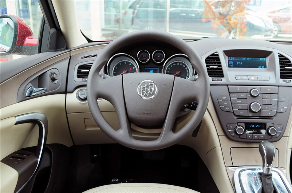 2012款 2.0L AT 舒适版 内饰