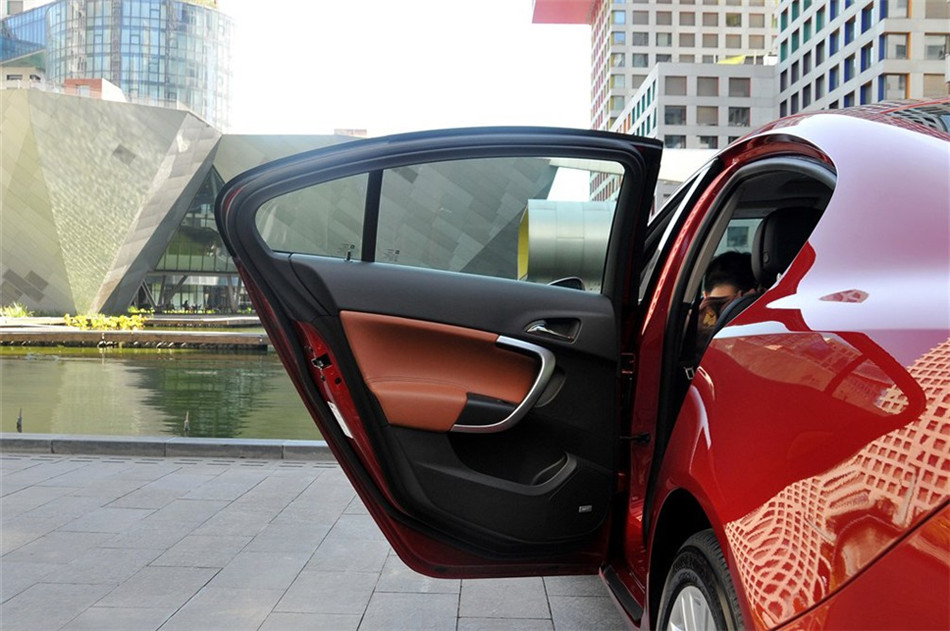 2014款君威2.4L自动豪华时尚型