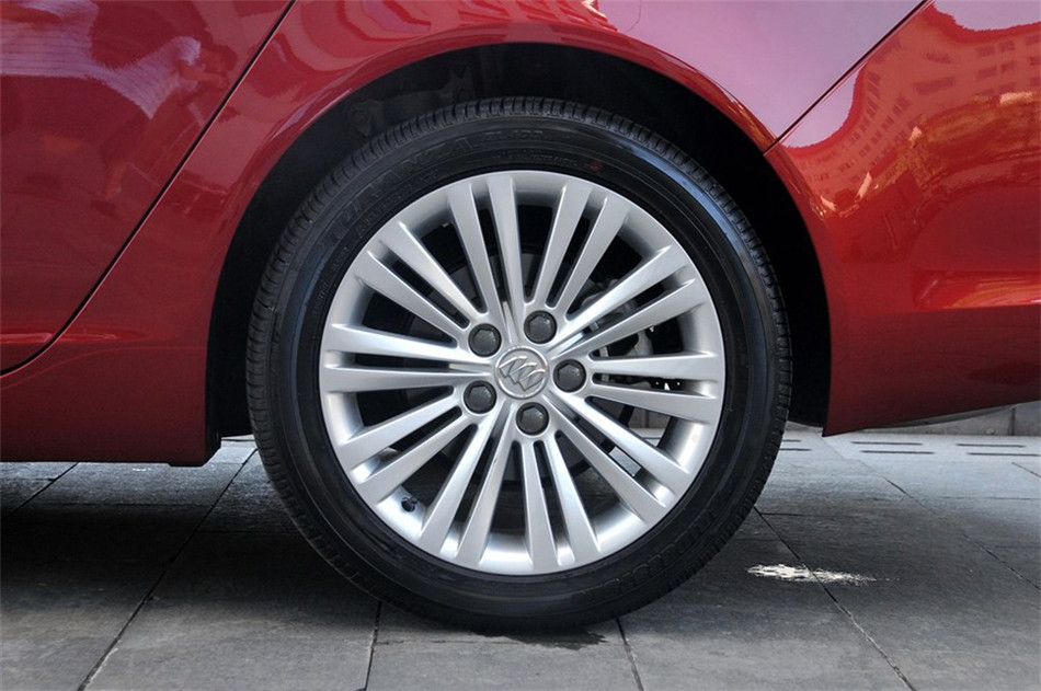 2014款君威2.4L自动豪华时尚型