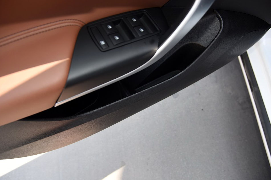 2015款 2.0T GS豪情运动版 座椅空间