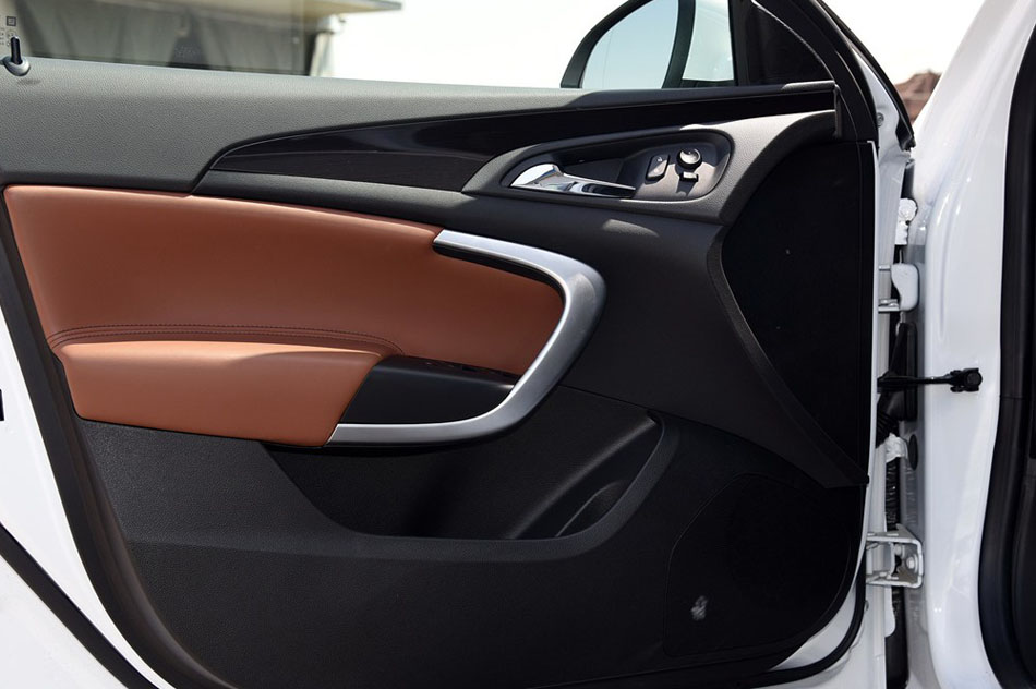 2015款 2.0T GS豪情运动版 座椅空间