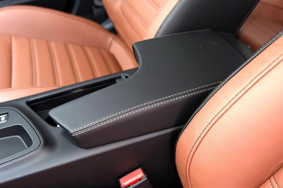 2015款 2.0T GS豪情运动版 座椅空间