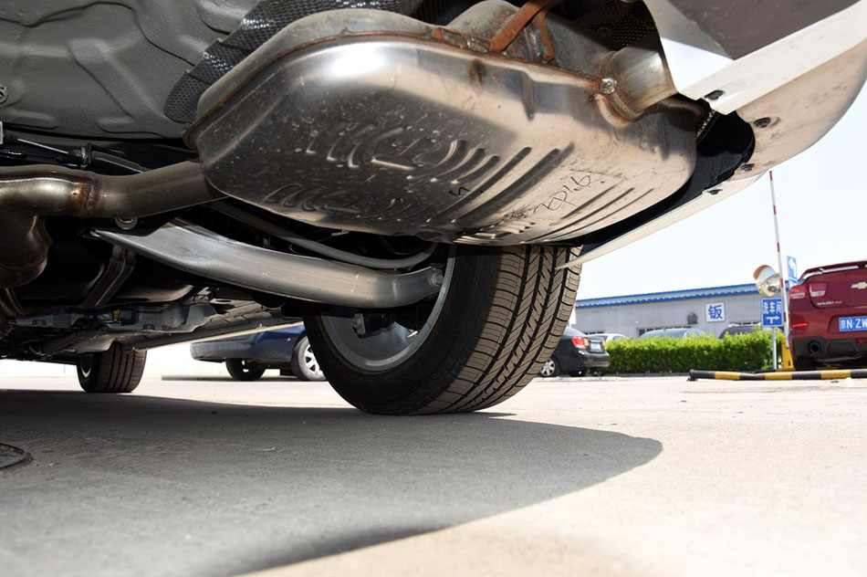 2015款 2.0T GS豪情运动版 引擎底盘