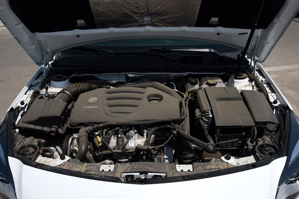 2015款 2.0T GS豪情运动版 引擎底盘