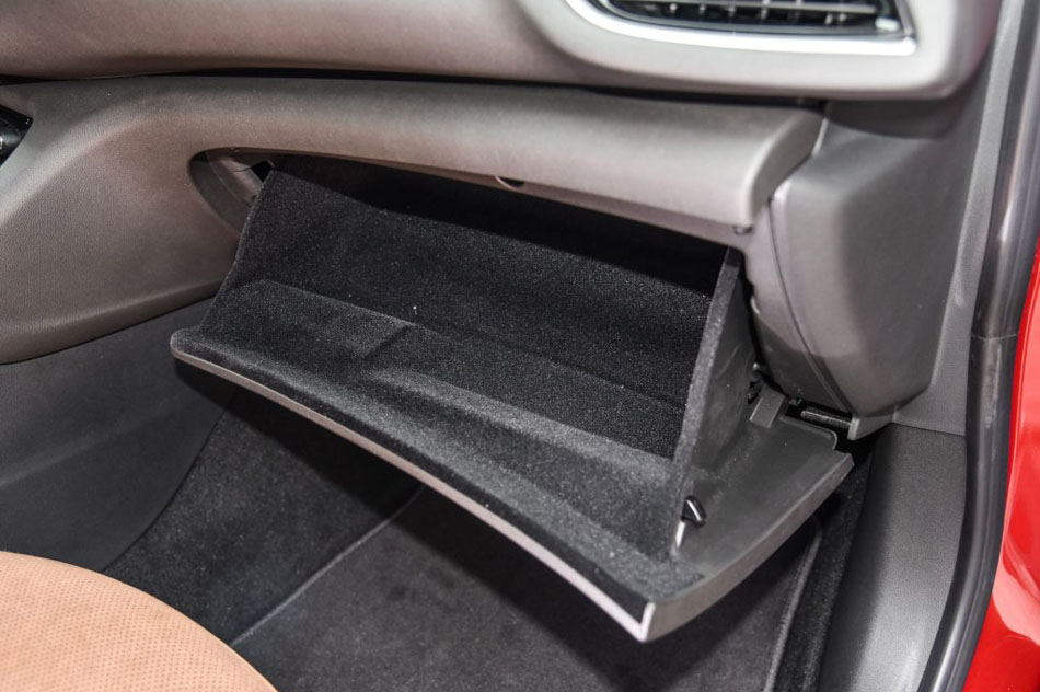 2017款 28T 尊贵型 内饰