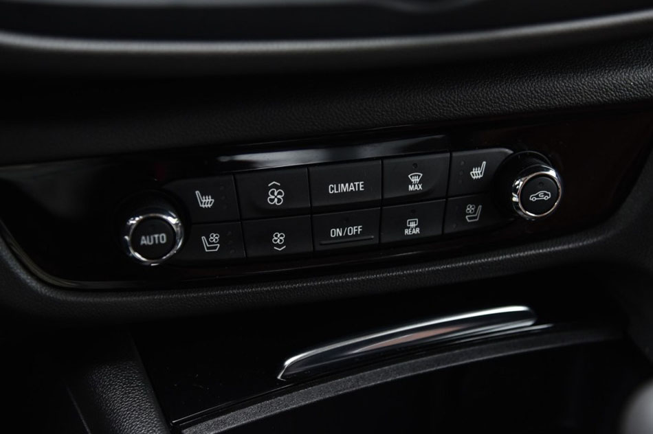 2017款 28T 尊贵型 内饰