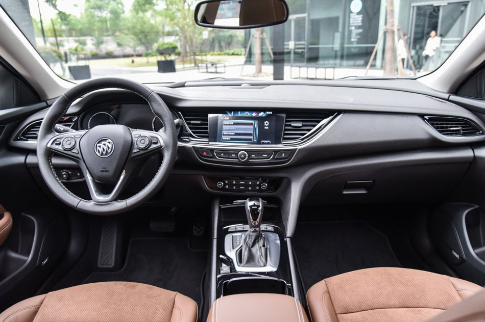 2017款 28T 尊贵型 内饰