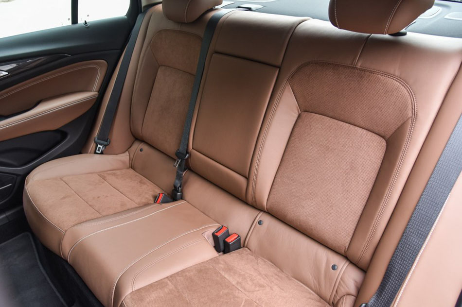 2017款 28T 尊贵型 座椅空间