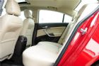 2012款 2.0L AT 舒适版 座椅空间