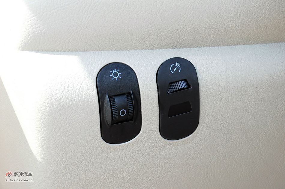 2010款奇瑞QQ3实拍