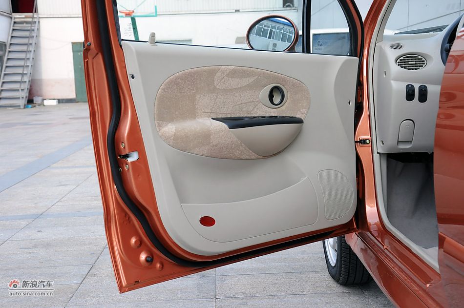 2010款奇瑞QQ3实拍