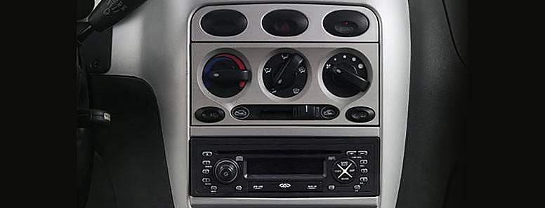 奇瑞07款QQ3内饰