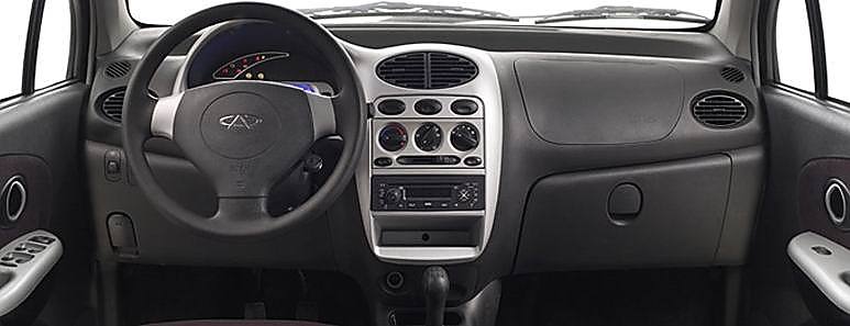 奇瑞07款QQ3内饰