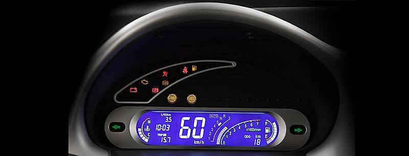 奇瑞07款QQ3内饰