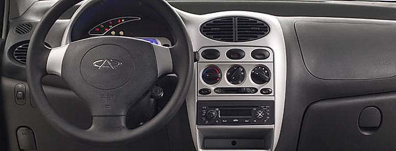 奇瑞07款QQ3内饰