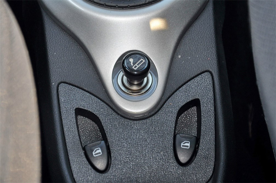 2013款QQ 1.0L手动活力版