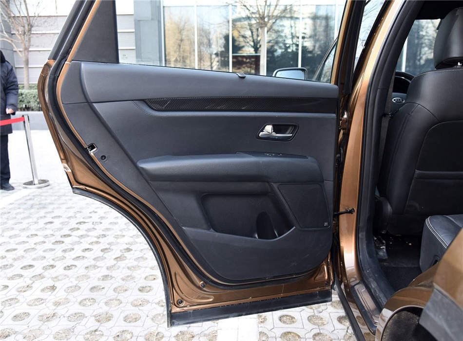 起亚KX7  2017款 2.4L 自动两驱GLS 座椅空间
