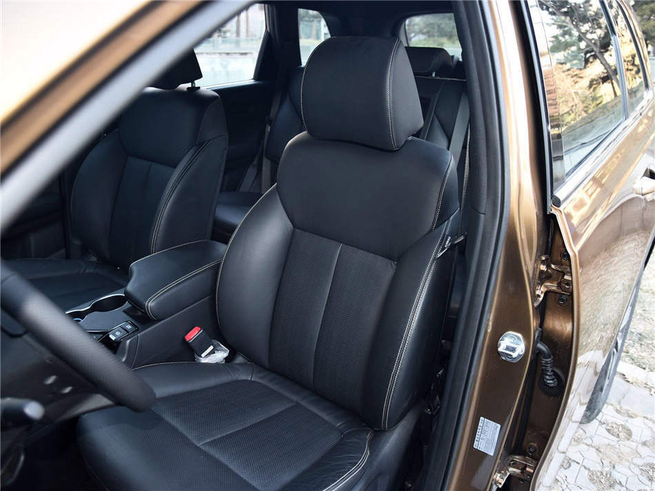 起亚KX7  2017款 2.4L 自动两驱GLS 座椅空间