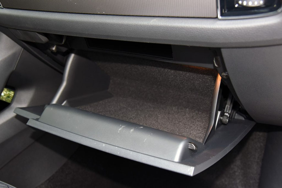 2017款 TSI330 5座两驱舒适版 内饰