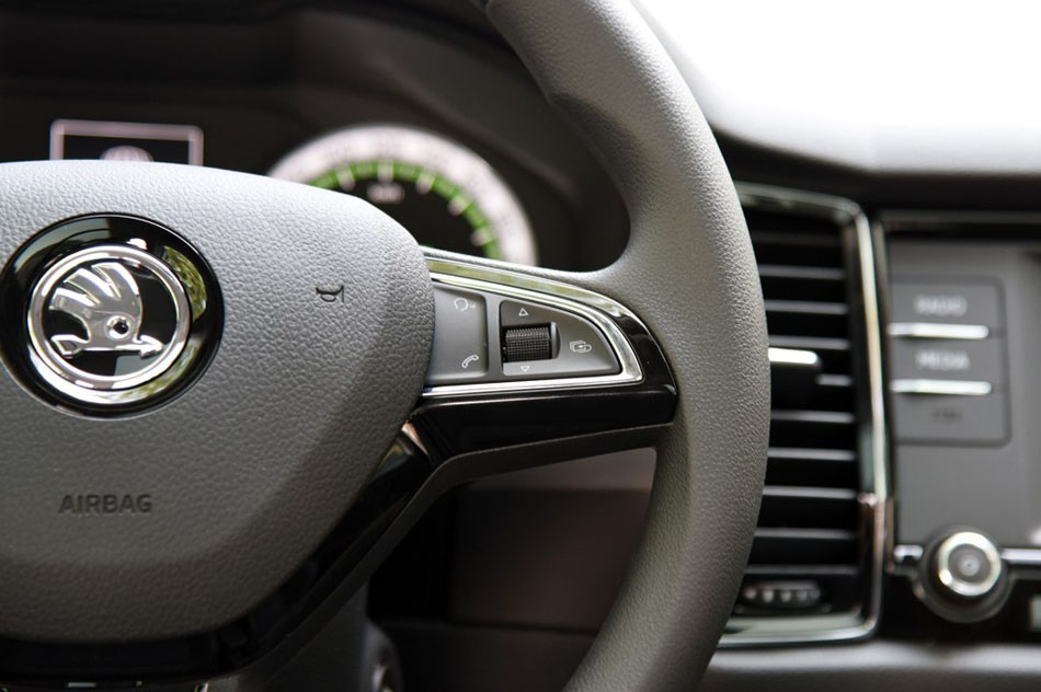 2017款 TSI330 5座两驱舒适版 内饰