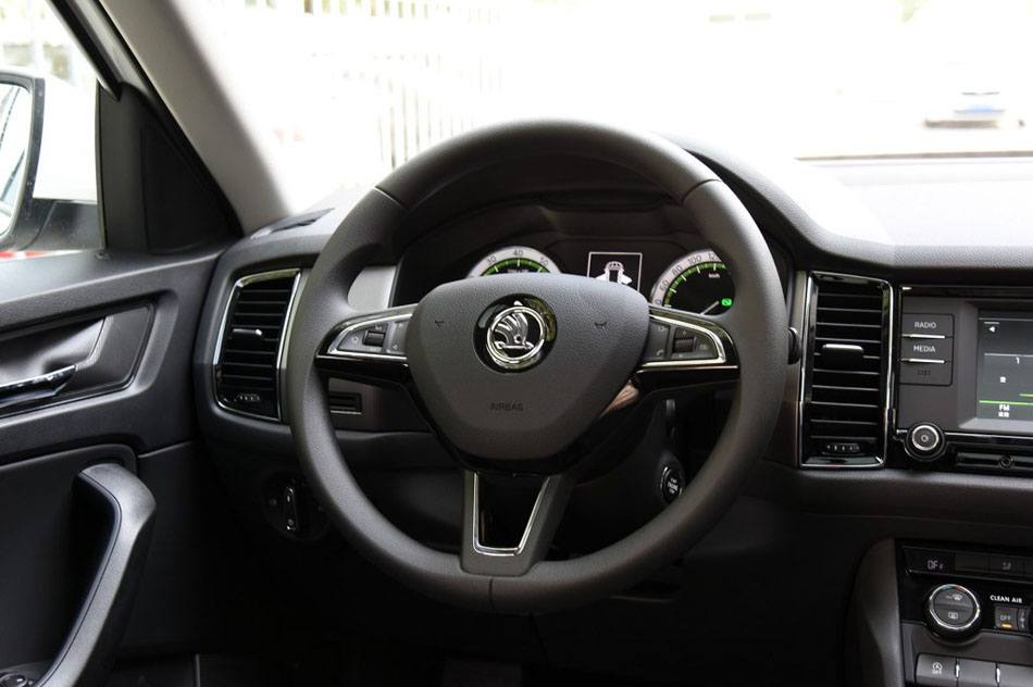 2017款 TSI330 5座两驱舒适版 内饰