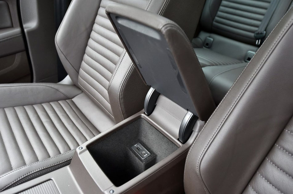 2016款 280TSI 两驱舒行版 座椅空间