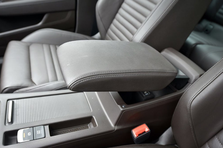 2016款 280TSI 两驱舒行版 座椅空间
