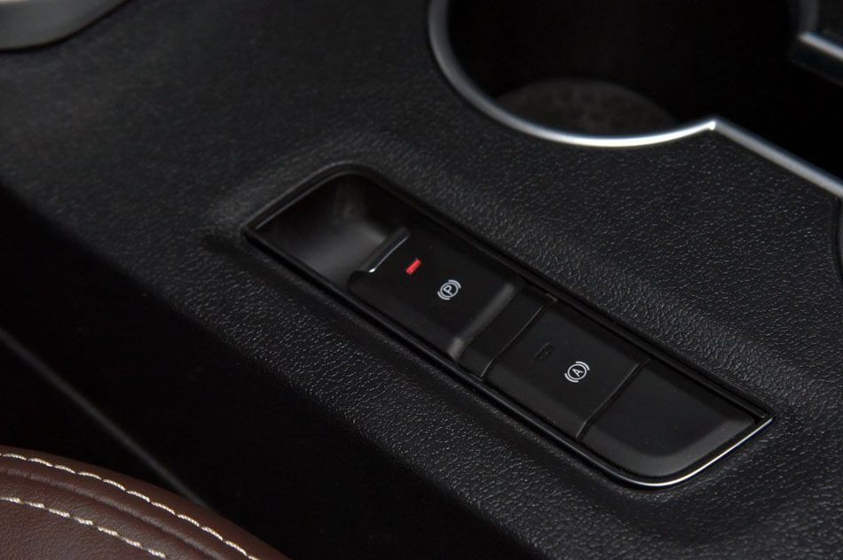 2017款 1.3T 手动尊贵型 内饰