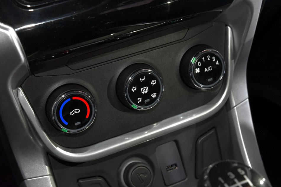 2017款 1.3T 手动尊贵型 内饰