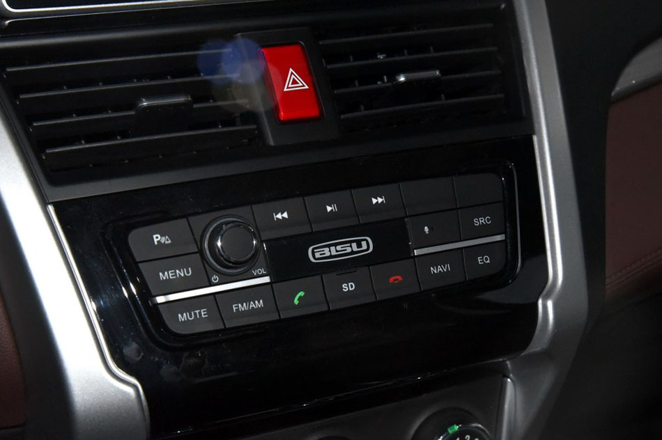 2017款 1.3T 手动尊贵型 内饰