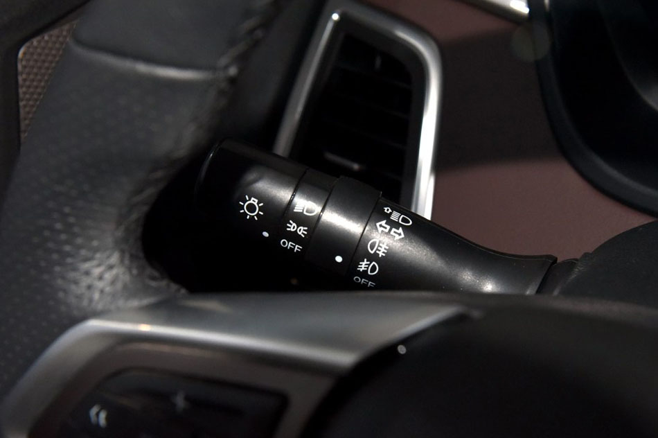 2017款 1.3T 手动尊贵型 内饰