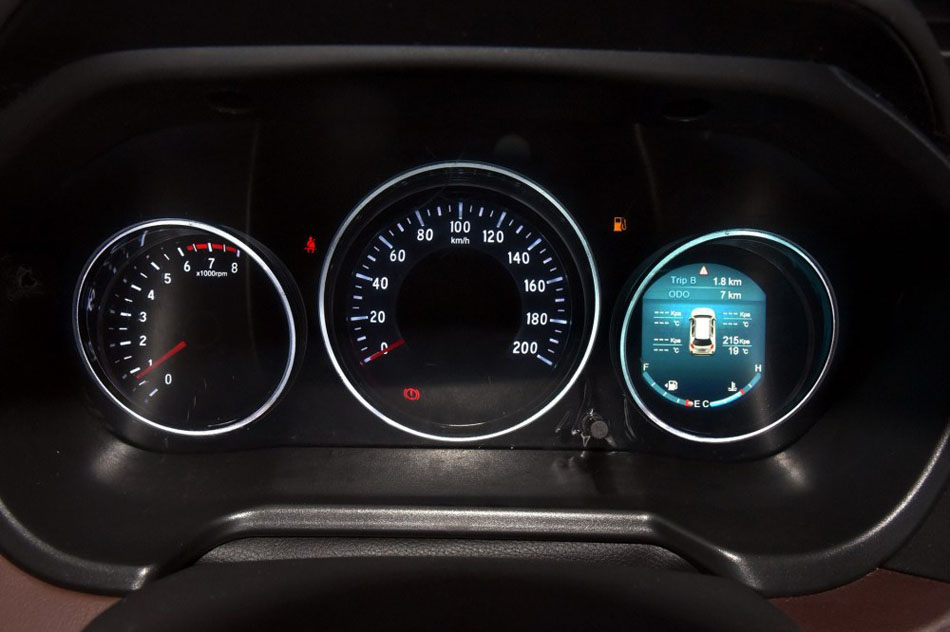 2017款 1.3T 手动尊贵型 内饰