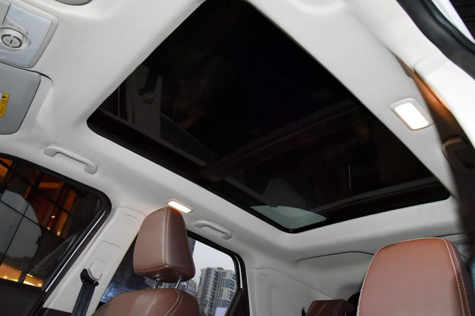 2017款 1.3T 手动尊贵型 座椅空间