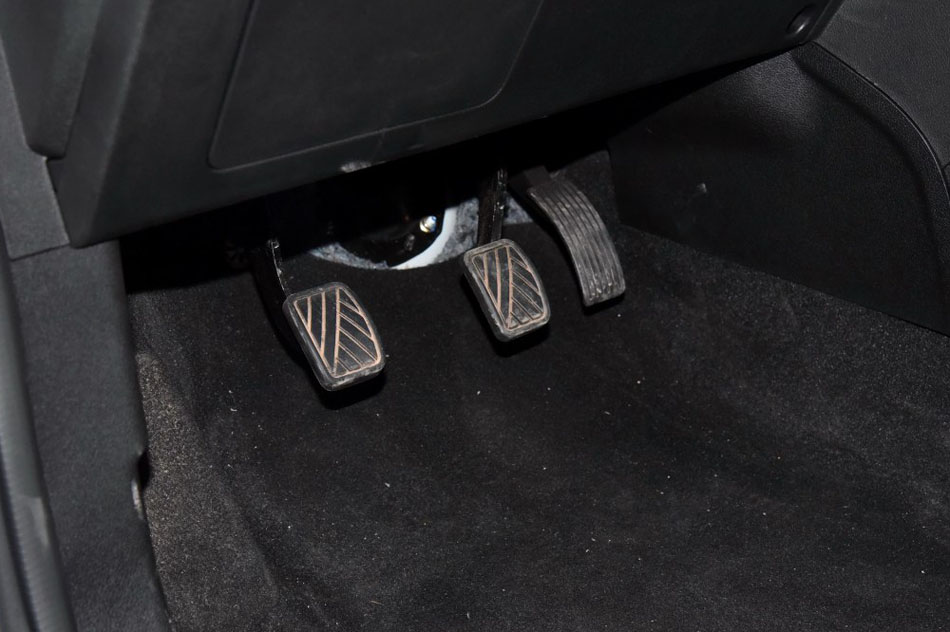 2017款 1.3T 手动尊贵型 座椅空间