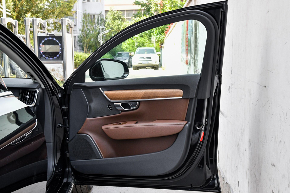 2019款 T5 智逸版 座椅空间