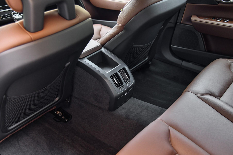 2019款 T5 智逸版 座椅空间