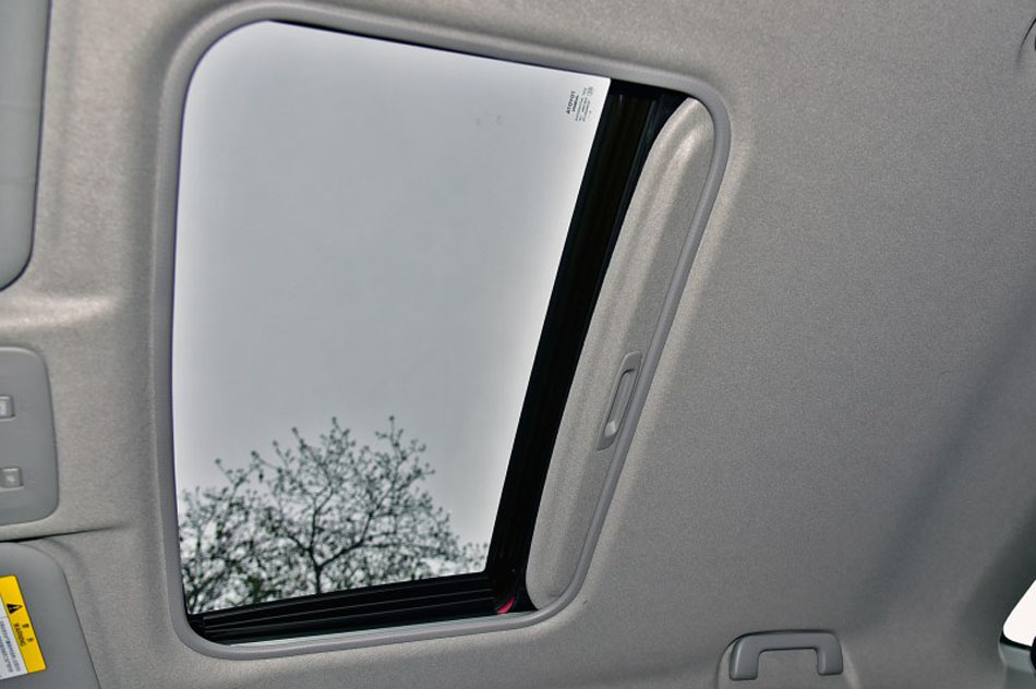 2017款 1.5G CVT炫动天窗版 座椅空间