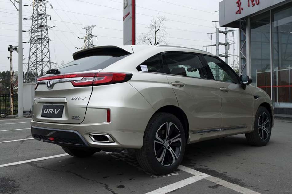 2017款 370TURBO 四驱尊耀版 外观