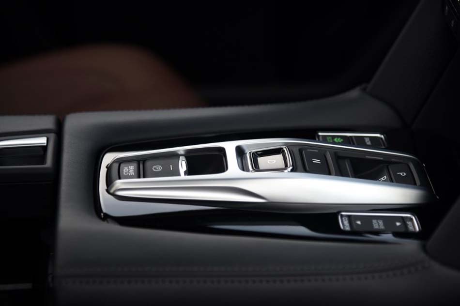 2017款 370TURBO 四驱尊耀版 内饰