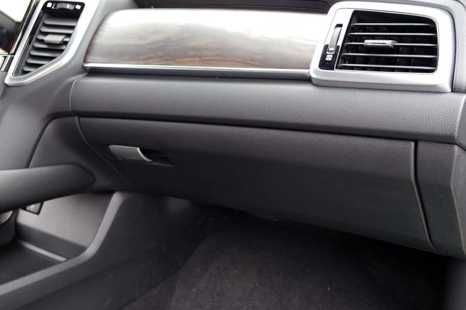 2017款 370TURBO 四驱尊耀版 内饰