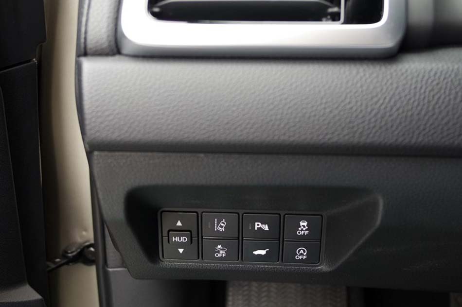 2017款 370TURBO 四驱尊耀版 内饰