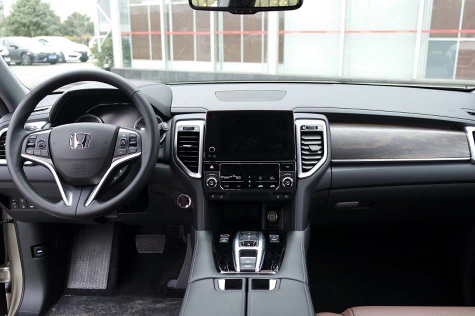 2017款 370TURBO 四驱尊耀版 内饰