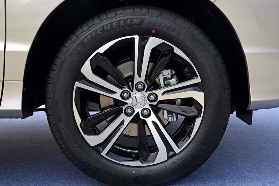 2017款 370TURBO 四驱尊耀版 细节